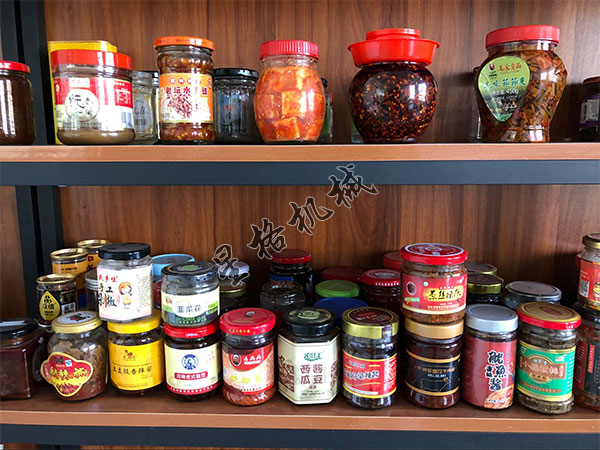 八頭辣椒醬灌裝機(圖3)