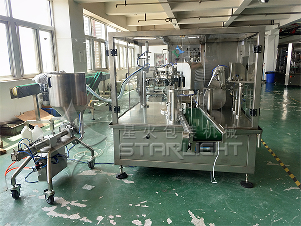 給袋式番茄醬包裝機的性能特點(圖1) 給袋式番茄醬包裝機的性能特點(圖1)