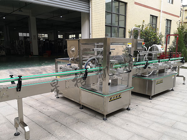 濃稠加汁醬料灌裝生產(chǎn)線(xiàn)該怎么選擇(圖2) 濃稠加汁醬料灌裝生產(chǎn)線(xiàn)該怎么選擇(圖2)