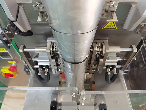 速食調(diào)料醬包裝機包裝精確性高(圖2)