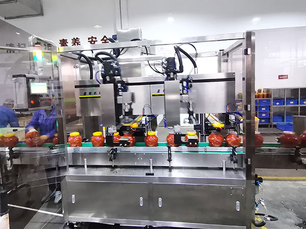 千萬(wàn)別買這款剁椒醬料灌裝流水線設(shè)備(圖2)