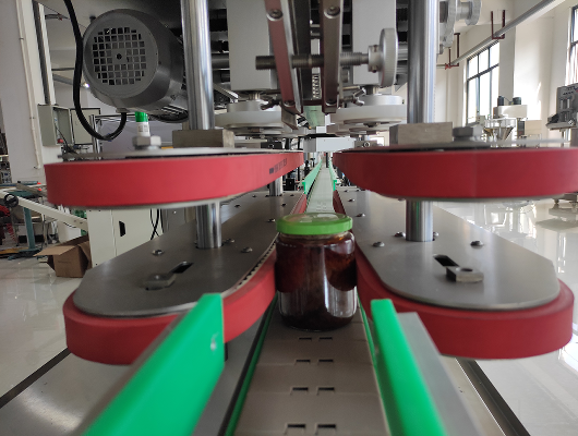 油辣子自動灌裝生產線一直跟隨時代的腳步(圖1)