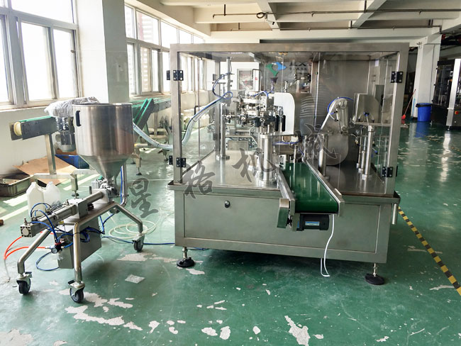 全自動調味品包裝生產線+醬料包裝生產線(圖2) 全自動調味品包裝生產線+醬料包裝生產線(圖2)