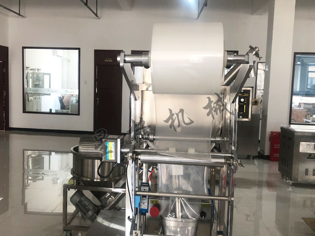 吃螃蟹的季節(jié)，怎么能少了全自動(dòng)蟹黃醬包裝機(jī)(圖3)